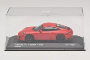 Porsche 911 991.2 Carrera 4 GTS Rød Minichamps 1:43 410067320 Metal — billede 4 af 5