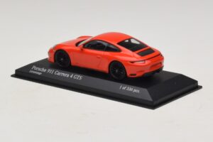 Porsche 911 991.2 Carrera 4 GTS Orange Minichamps 1:43 410067321 Metal — billede 3 af 5