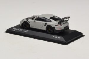 Porsche 911 991.2 GT2 RS Chalk Minichamps 1:43 410067237 Metal — billede 3 af 5