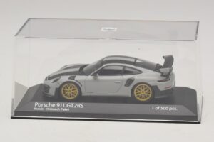 Porsche 911 991.2 GT2 RS Weissach Package Chalk Minichamps 1:43 410067220 Metal — billede 4 af 5