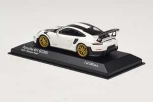 Porsche 911 991.2 GT2 RS Weissach Package Hvid Minichamps 1:43 410067222 Metal — billede 3 af 5