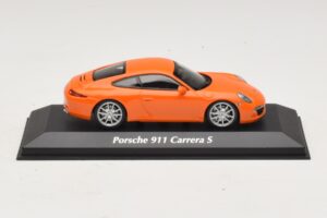 Porsche 911 991 Carrera S Orange Maxichamps 1:43 940060221 Metal