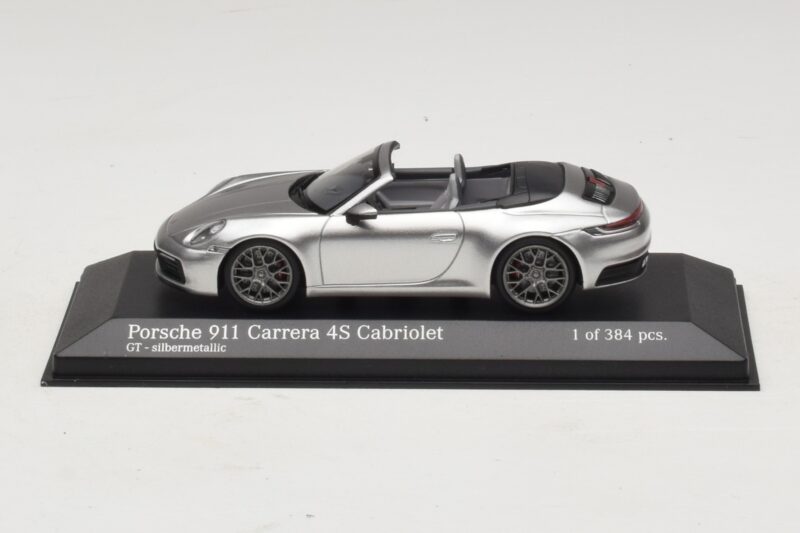 Porsche 911 992 Carrera 4S Cabriolet Sølv Minichamps 1:43 Porsche 911 992 Carrera 4S Cabriolet Sølv Minichamps 1:43 410069330 Metal