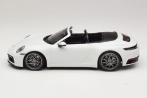 Porsche 911 992 Carrera 4S Cabriolet Hvid Minichamps 1:18 155067330 Metal — billede 3 af 6
