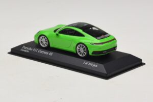 Porsche 911 992 Carrera 4S Grøn Minichamps 1:43 410069322 Metal — billede 3 af 5