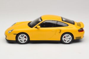 Porsche 911 996 Turbo Gul KK-Scale 1:18 KKDC181473 Metal — billede 3 af 6