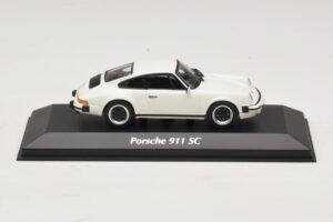 Porsche 911 SC Hvid Maxichamps 1:43 Porsche 911 SC Hvid Maxichamps 1:43 940062020 Metal