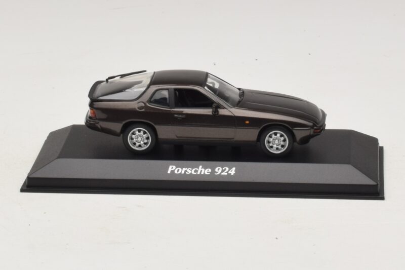 Porsche 924 Brun Metallic Maxichamps 1:43 940062121 Metal
