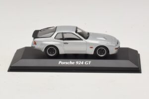 Porsche 924 GT Sølv Maxichamps 1:43 Porsche 924 GT Sølv Maxichamps 1:43 940066122 Metal
