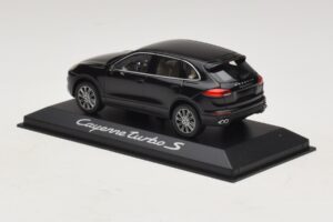 Porsche Cayenne 958 Turbo S Sort Minichamps 1:43 WAP0200220E Metal — billede 3 af 5