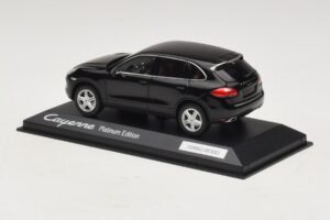 Porsche Cayenne 9PA Platin Edition Sort Minichamps 1:43 WAP0200160E Metal — billede 3 af 5