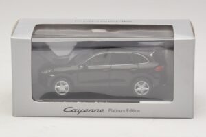 Porsche Cayenne 9PA Platin Edition Sort Minichamps 1:43 WAP0200160E Metal — billede 5 af 5
