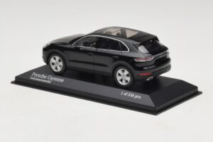 Porsche Cayenne Sort Metallic Minichamps 1:43 410066301 Metal — billede 3 af 5