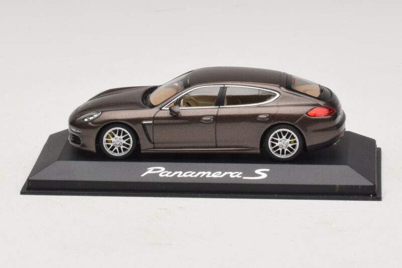 Porsche Panamera 970 S Brun Metallic Minichamps 1:43 Porsche Panamera 970 S Brun Metallic Minichamps 1:43 WAP0203400E Metal