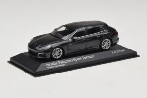 Porsche Panamera 971 4 E-Hybrid Sport Turismo Grå Minichamps 1:43 410066112 Metal — billede 2 af 5
