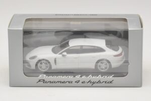 Porsche Panamera 971 4 E-Hybrid Hvid Minichamps 1:43 WAP0207620H Metal — billede 5 af 5