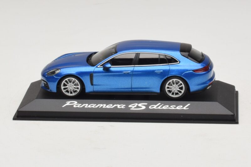 Porsche Panamera 971 4S Diesel Blå Metallic Minichamps 1:43 Porsche Panamera 971 4S Diesel Blå Metallic Minichamps 1:43 WAP0207600H Metal