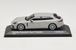 Porsche Panamera 971 Sport Turismo 4E-Hybrid Grå Minichamps 1:43 410066114 Metal