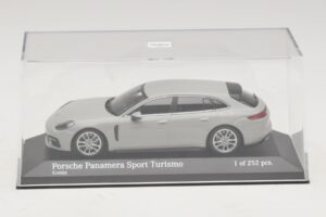 Porsche Panamera 971 Sport Turismo 4E-Hybrid Grå Minichamps 1:43 410066114 Metal — billede 4 af 5