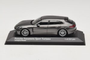 Porsche Panamera 971 Sport Turismo 4S Grå Minichamps 1:43 410066111 Metal