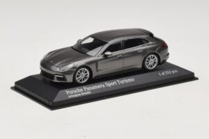 Porsche Panamera 971 Sport Turismo 4S Grå Minichamps 1:43 410066111 Metal — billede 2 af 5