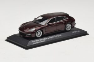 Porsche Panamera 971 Sport Turismo 4S Rød Minichamps 1:43 410066110 Metal — billede 2 af 5