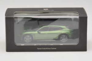 Porsche Taycan Turbo S Cross Turismo Grøn Minichamps 1:43 WAP0207830M003 Metal — billede 5 af 5