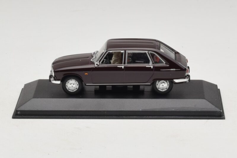 Renault 16 Mørkerød Minichamps 1:43 Renault 16 Mørkerød Minichamps 1:43 400113104 Metal