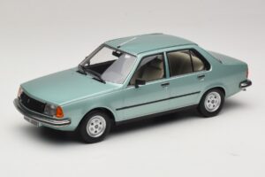 Renault 18 Lysegrøn MCG 1:18 MCG18596 Metal