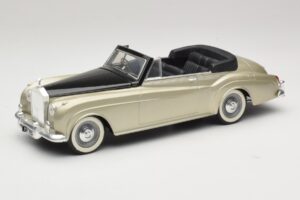 Rolls-Royce Silver Cloud II Sølv Solido 1:18 8006 Metal