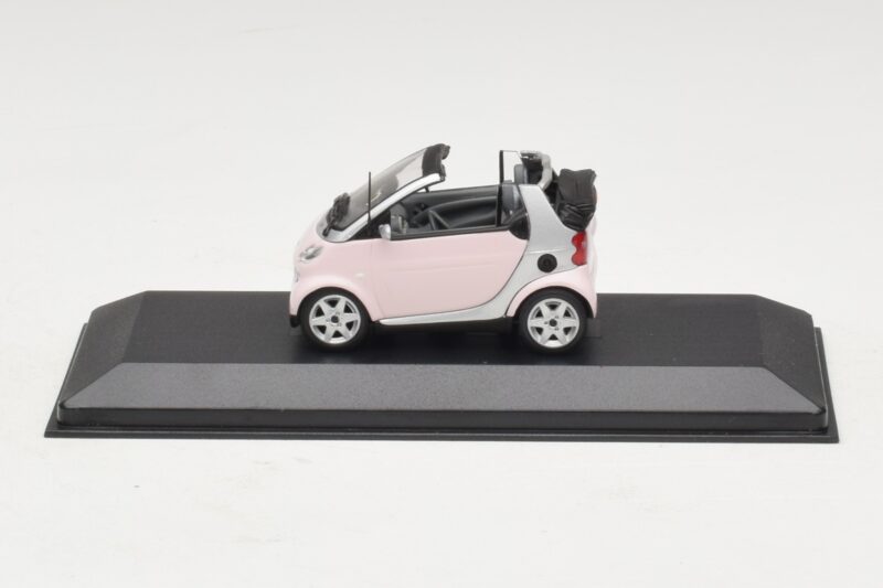 Smart Fortwo 450 Cabriolet Hvid Legally Blonde 2 Erstatningskasse Minichamps 1:43 402173900-R1 Metal