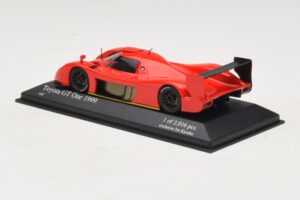 Toyota GT-One TS020 Street Rød Minichamps 1:43 433991603 Metal — billede 3 af 5