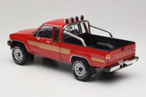 Toyota Hilux N50 Xtra Cab 4x4 Rød KK-Scale 1:18 KKDC181562 Metal — billede 5 af 6