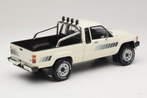 Toyota Hilux N50 Xtra Cab 4x4 Hvid KK-Scale 1:18 KKDC181564 Metal — billede 2 af 6