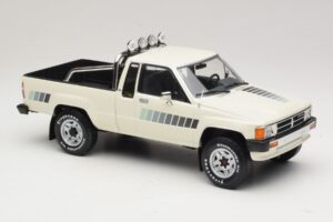Toyota Hilux N50 Xtra Cab 4x4 Hvid KK-Scale 1:18 KKDC181564 Metal — billede 4 af 6