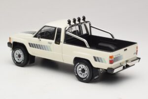 Toyota Hilux N50 Xtra Cab 4x4 Hvid KK-Scale 1:18 KKDC181564 Metal — billede 5 af 6