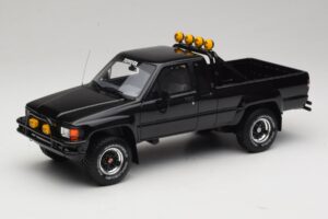 Toyota Hilux N60 SR5 Back to the Future II Blank Sort Otto 1:18 OT481 Resin