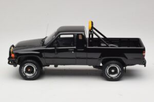Toyota Hilux N60 SR5 Back to the Future II Blank Sort Otto 1:18 OT481 Resin — billede 3 af 6