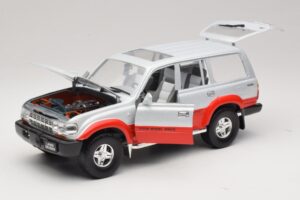Toyota Land Cruiser J80 Sølv Rød Road Legends 1:18 92098 Metal — billede 2 af 8