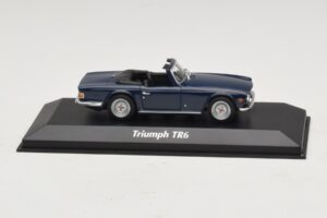 Triumph TR6 Mørkeblå Maxichamps 1:43 940132570 Metal