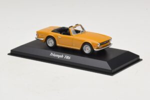 Triumph TR6 Orange Maxichamps 1:43 940132571 Metal — billede 3 af 5