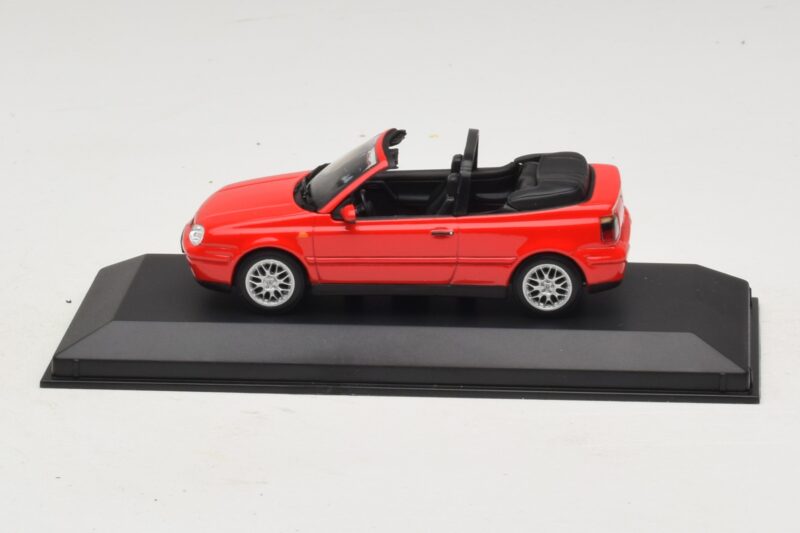Volkswagen Golf Mk4 Cabriolet Rød Forhandlerudgave Minichamps 1:43 GOLF006 Metal