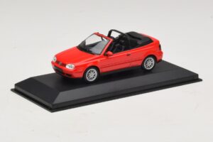 Volkswagen Golf Mk4 Cabriolet Rød Forhandlerudgave Minichamps 1:43 GOLF006 Metal — billede 2 af 5