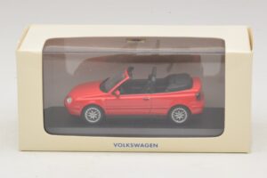 Volkswagen Golf Mk4 Cabriolet Rød Forhandlerudgave Minichamps 1:43 GOLF006 Metal — billede 5 af 5