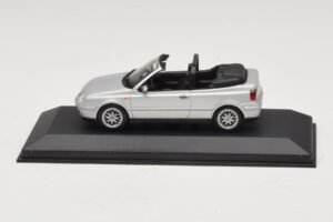 Volkswagen Golf Mk4 Cabriolet Sølv Forhandlerudgave Minichamps 1:43 Volkswagen Golf Mk4 Cabriolet Sølv Forhandlerudgave Minichamps 1:43 GOLF004 Metal