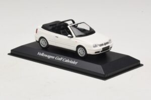 Volkswagen Golf Mk4 Cabriolet Hvid Maxichamps 1:43 940058330 Metal — billede 3 af 5