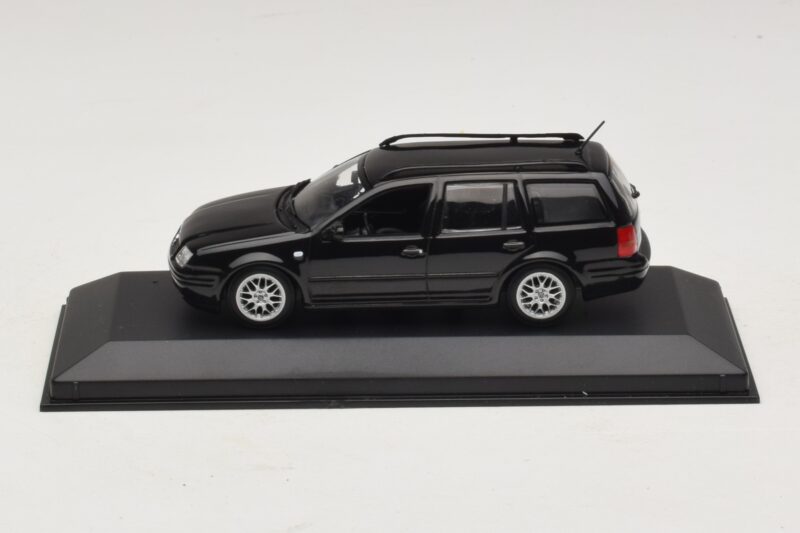 Volkswagen Golf Mk4 Variant Sport Highline BBS Edition Sort Minichamps 1:43 Volkswagen Golf Mk4 Variant Sport Highline BBS Edition Sort Minichamps 1:43 GOLF008 Metal