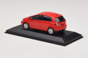 Volkswagen Golf Plus Mk5 Tornado Red Erstatningsæske Minichamps 1:43 821911110-R1 Metal — billede 3 af 5