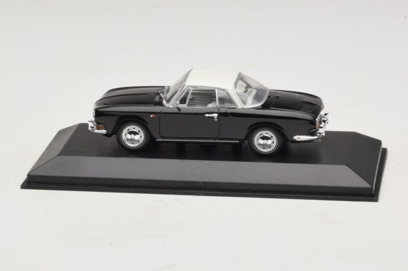 Volkswagen Karmann Ghia Sort med hvidt tag Minichamps 1:43 430050224 Metal