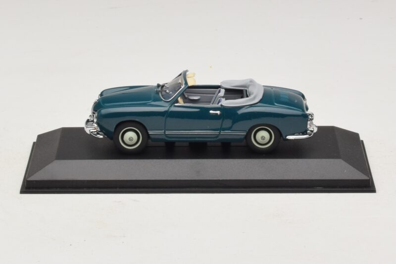 Volkswagen Karmann Ghia Cabriolet Mørkeblå Minichamps 1:43 GHIA001 Metal